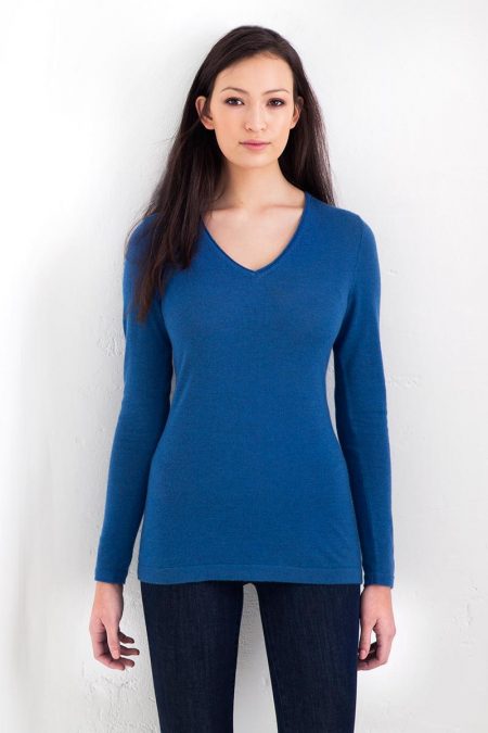 Worsted V-neck - Chamonix Kinross Cashmere 100% Cashmere